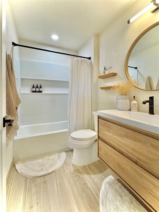 For Sale: $1,095,000 (6 beds, 4 baths, 3904 Square Feet)