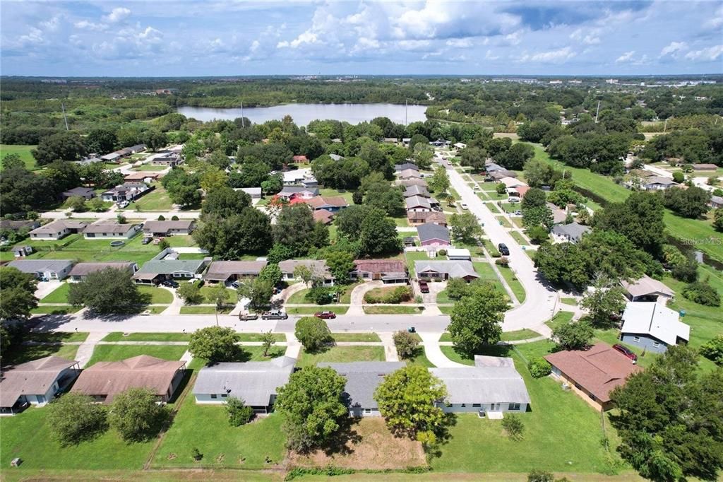 For Sale: $277,900 (5 beds, 2 baths, 1372 Square Feet)