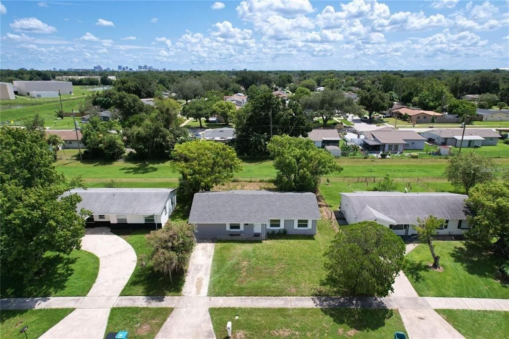 For Sale: $277,900 (5 beds, 2 baths, 1372 Square Feet)