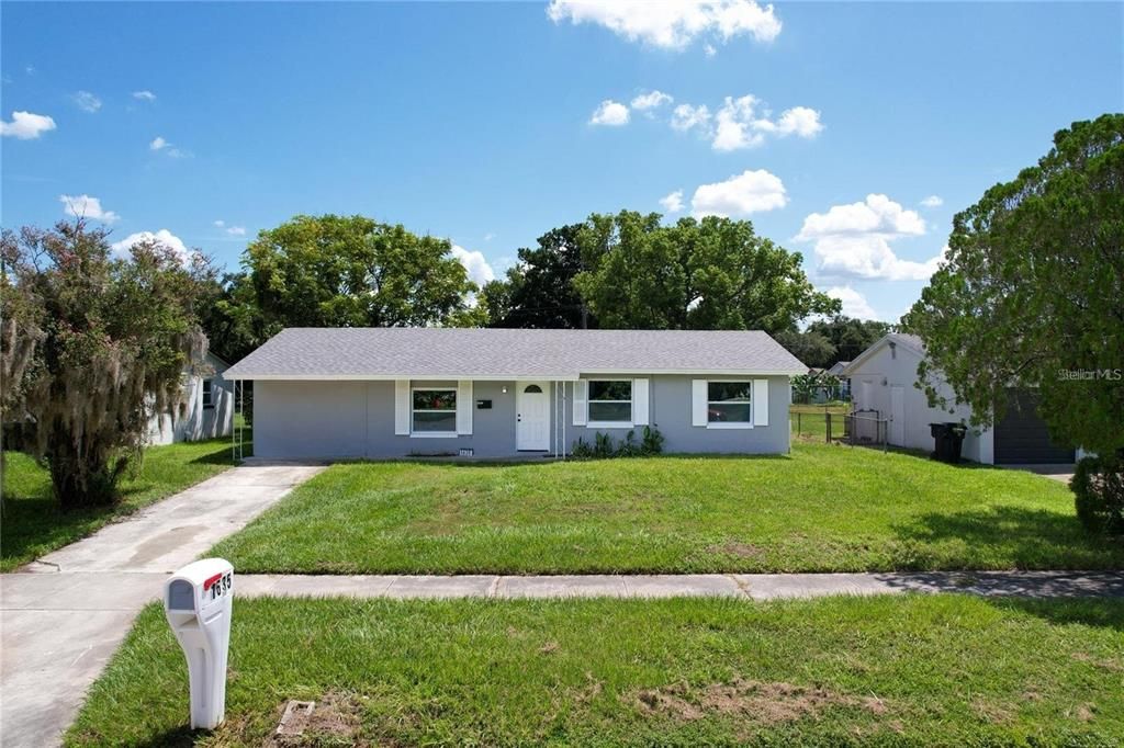 For Sale: $277,900 (5 beds, 2 baths, 1372 Square Feet)