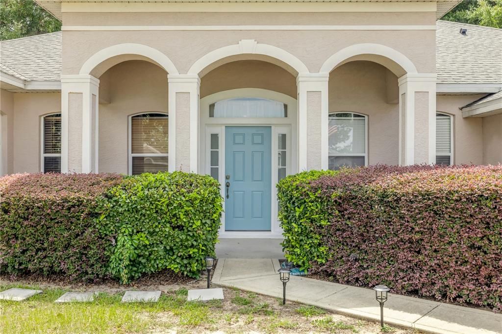 En Venta: $385,000 (4 camas, 2 baños, 2570 Pies cuadrados)