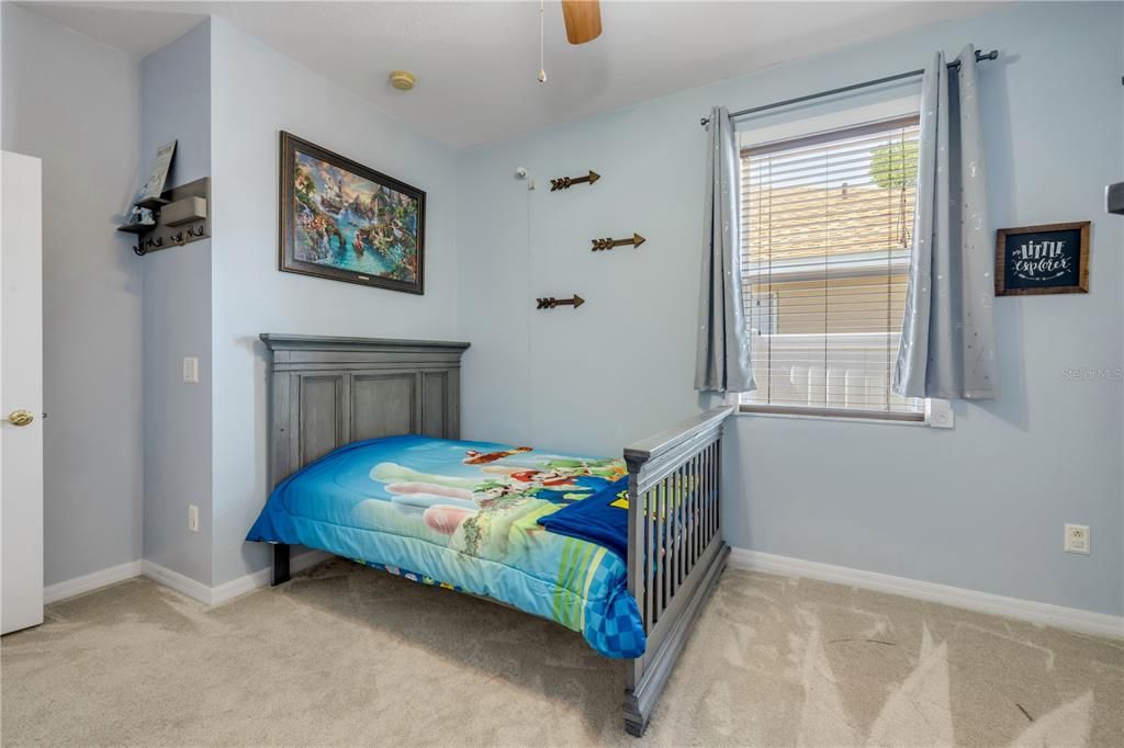 En Venta: $385,000 (4 camas, 2 baños, 2570 Pies cuadrados)