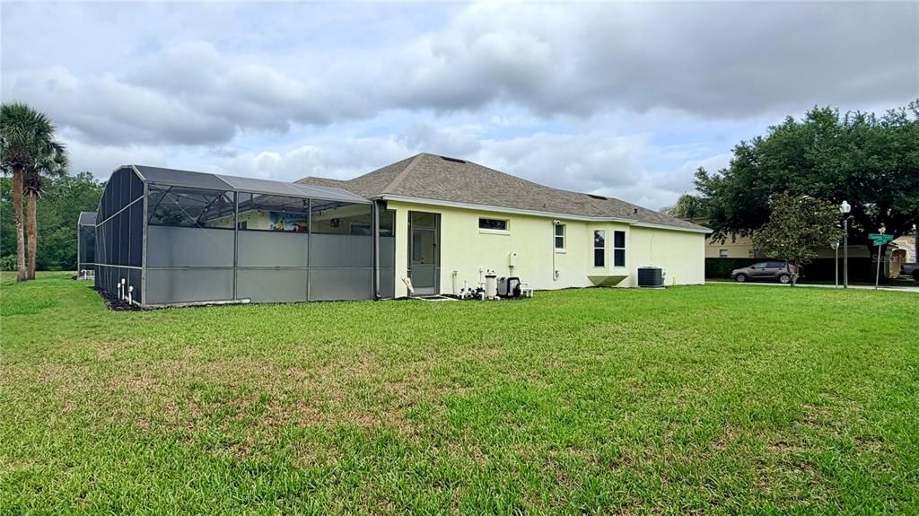 For Sale: $412,000 (4 beds, 3 baths, 1928 Square Feet)
