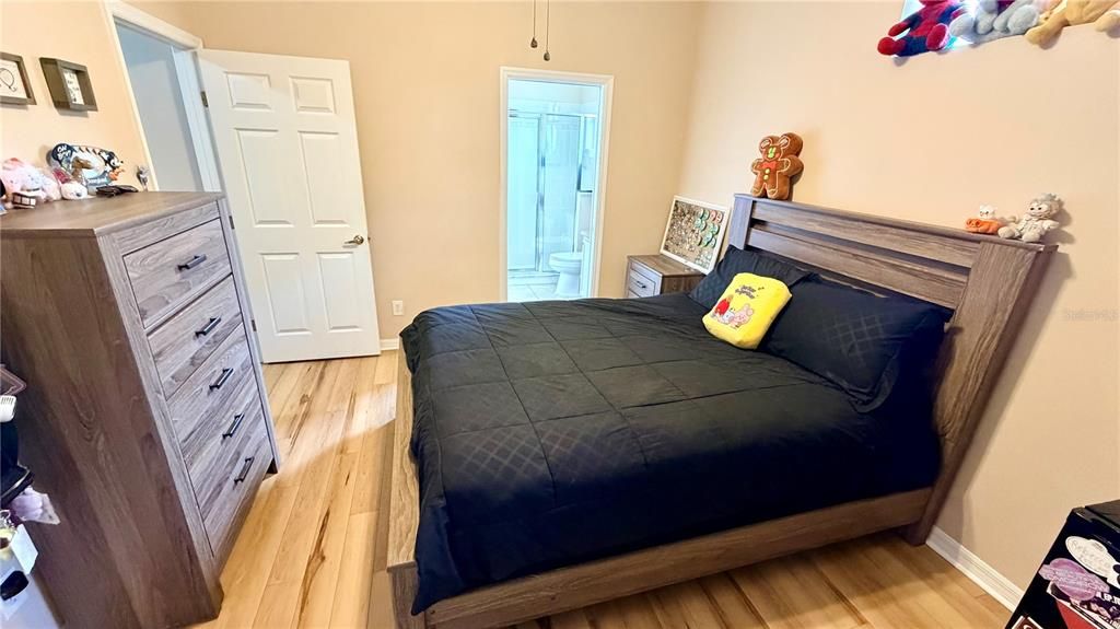 For Sale: $412,000 (4 beds, 3 baths, 1928 Square Feet)