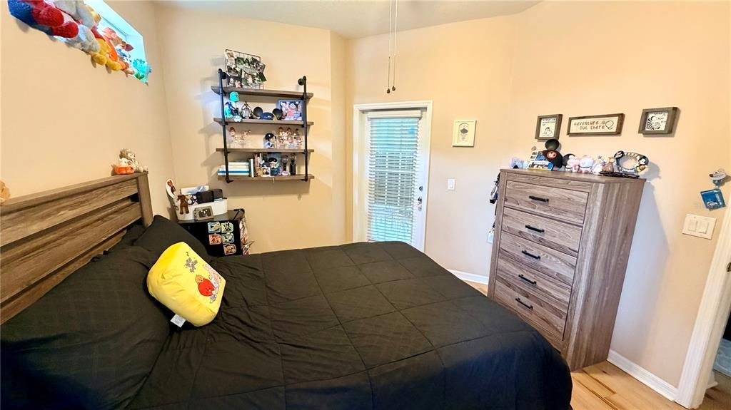 For Sale: $412,000 (4 beds, 3 baths, 1928 Square Feet)