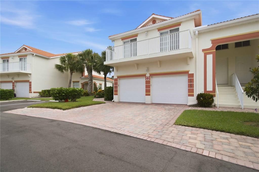 For Sale: $264,900 (2 beds, 2 baths, 1348 Square Feet)
