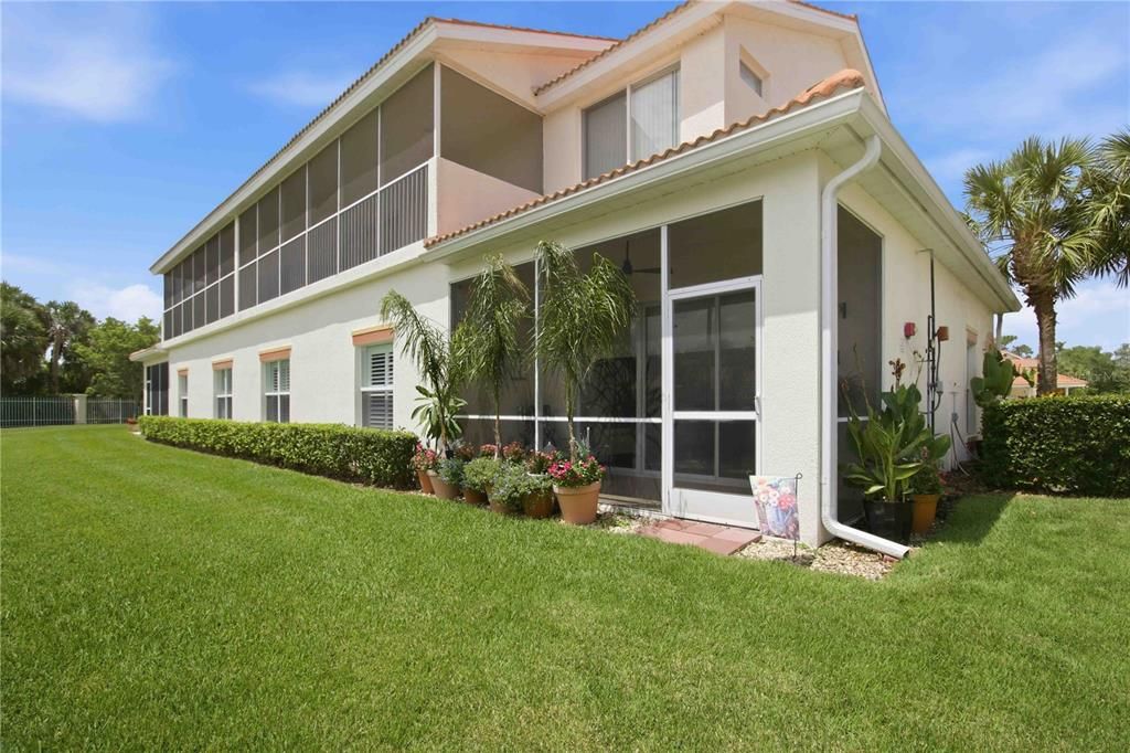 For Sale: $264,900 (2 beds, 2 baths, 1348 Square Feet)