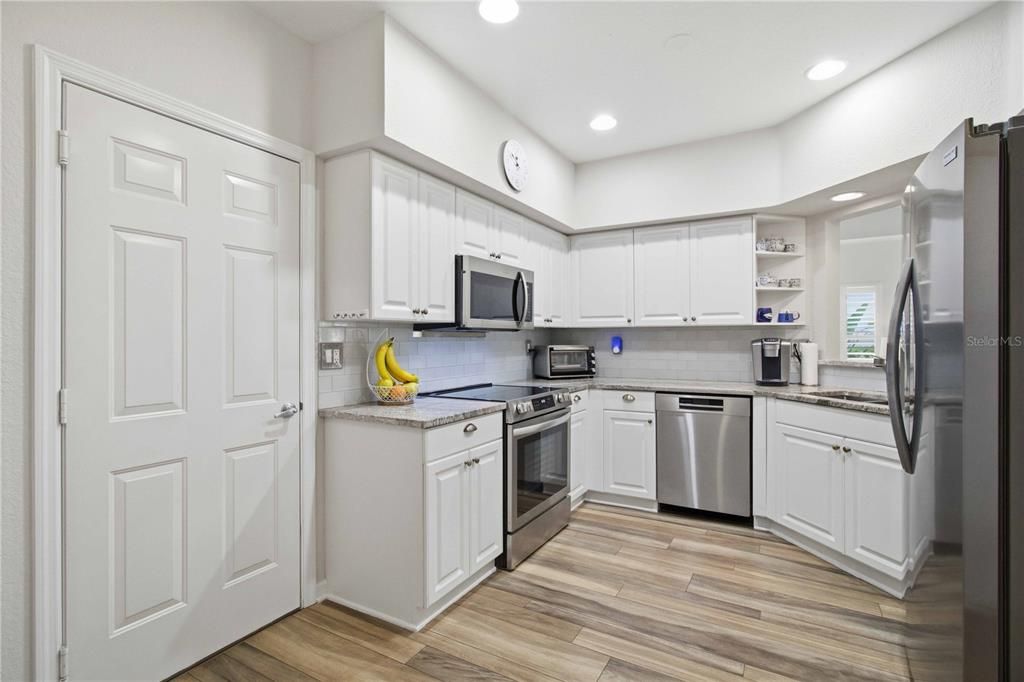 For Sale: $264,900 (2 beds, 2 baths, 1348 Square Feet)