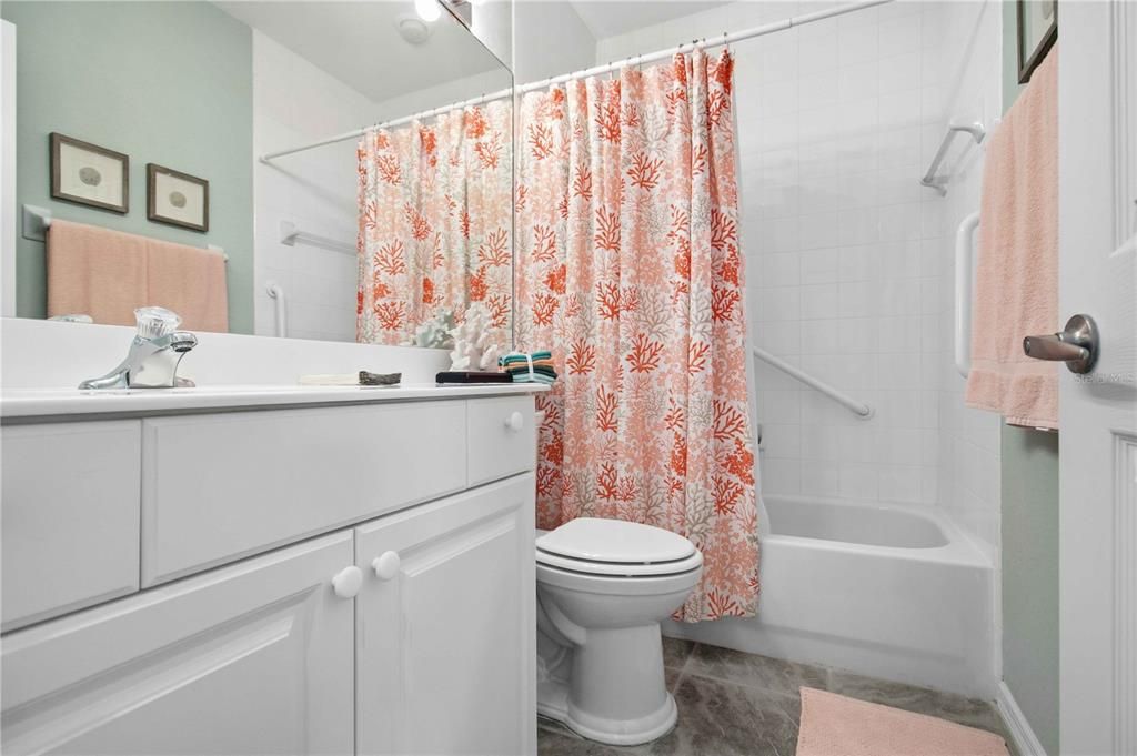 For Sale: $264,900 (2 beds, 2 baths, 1348 Square Feet)