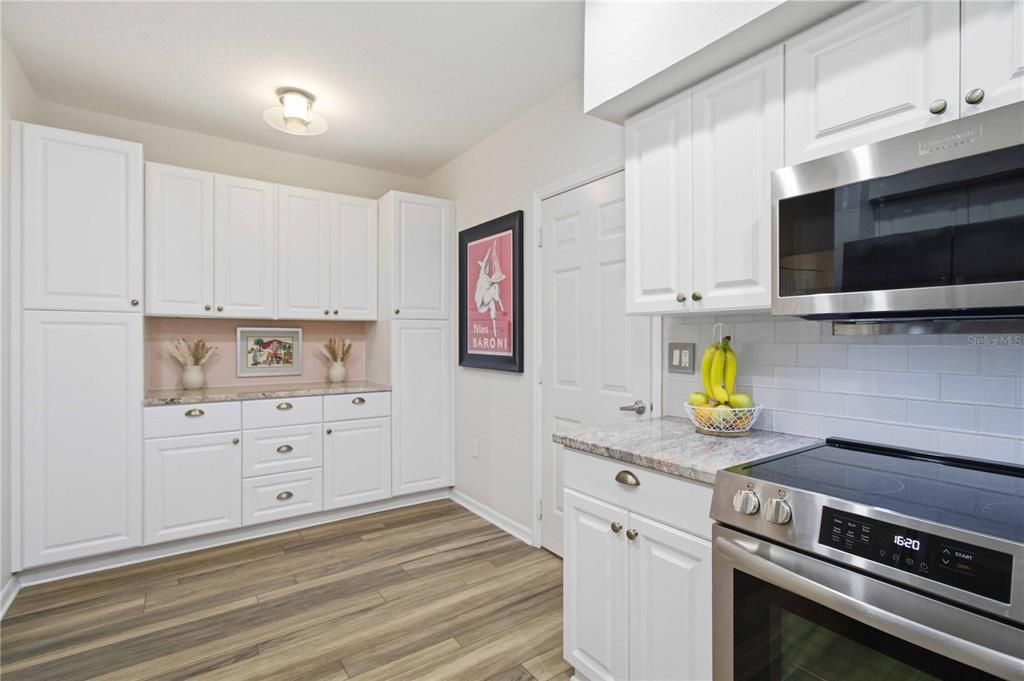 For Sale: $264,900 (2 beds, 2 baths, 1348 Square Feet)