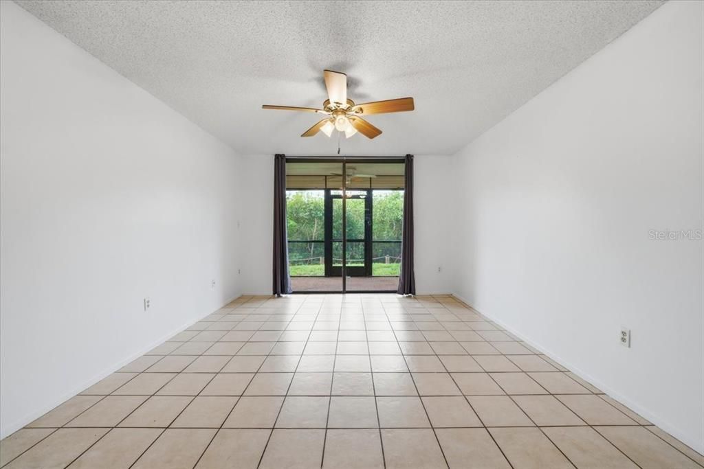 En Venta: $249,000 (2 camas, 2 baños, 1030 Pies cuadrados)