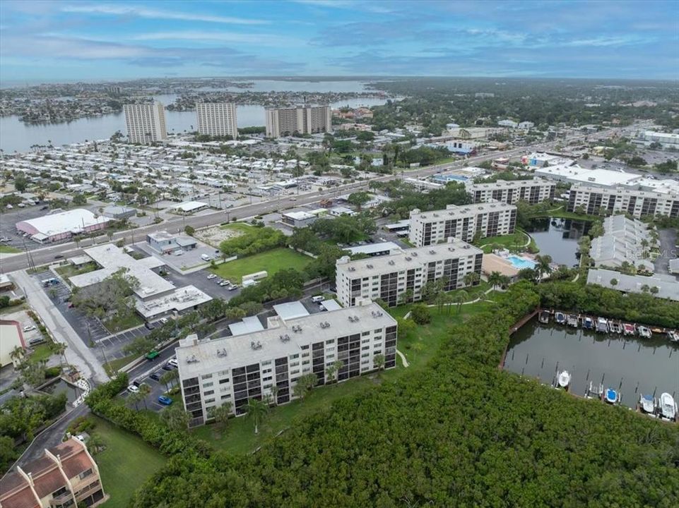 En Venta: $249,000 (2 camas, 2 baños, 1030 Pies cuadrados)