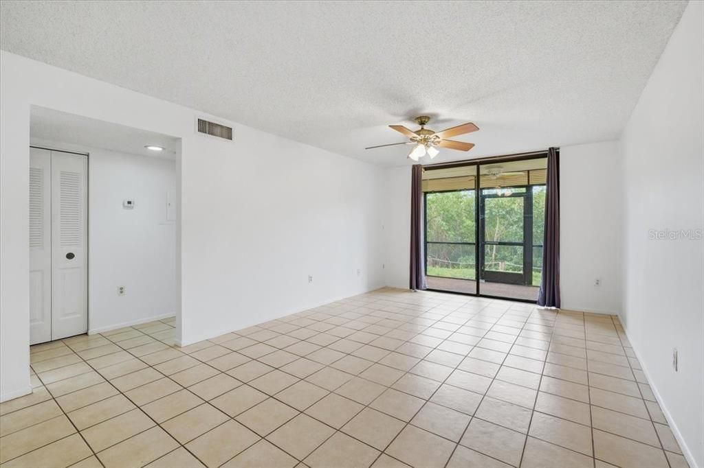 En Venta: $249,000 (2 camas, 2 baños, 1030 Pies cuadrados)