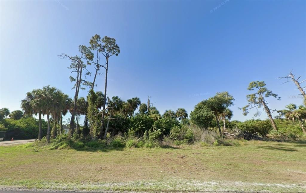 На продажу: $32,800 (0.41 acres)