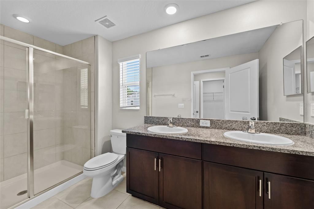For Sale: $355,000 (2 beds, 2 baths, 1541 Square Feet)