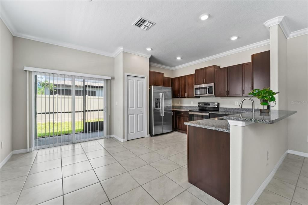 For Sale: $355,000 (2 beds, 2 baths, 1541 Square Feet)