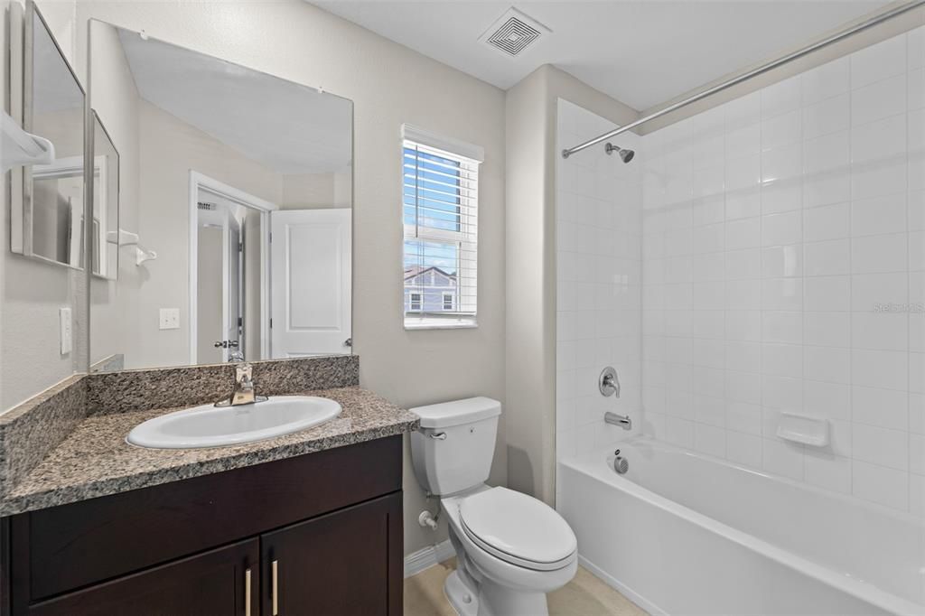 For Sale: $355,000 (2 beds, 2 baths, 1541 Square Feet)