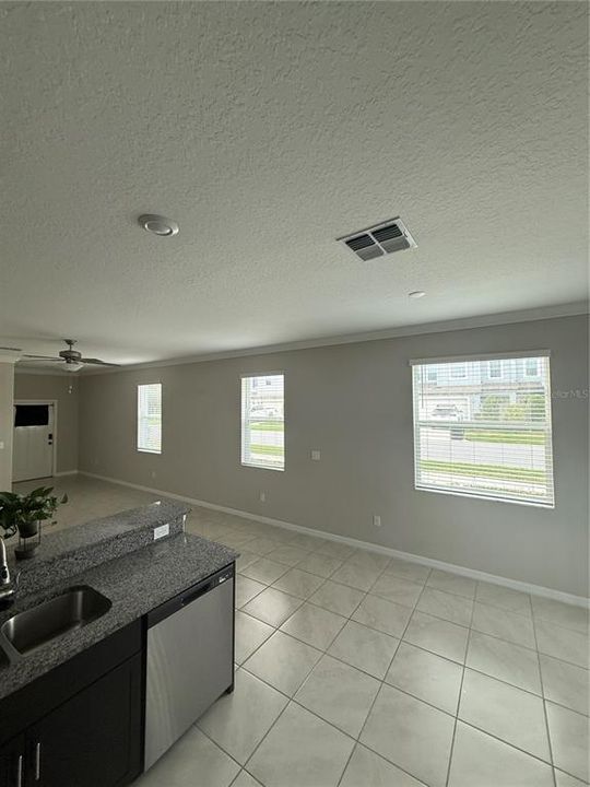 For Sale: $355,000 (2 beds, 2 baths, 1541 Square Feet)