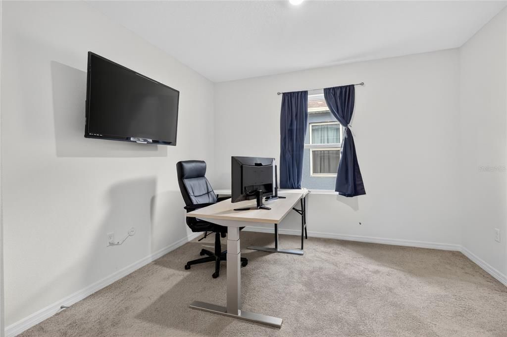 En Venta: $299,900 (4 camas, 2 baños, 1867 Pies cuadrados)