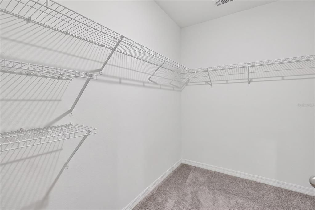 En Venta: $299,900 (4 camas, 2 baños, 1867 Pies cuadrados)