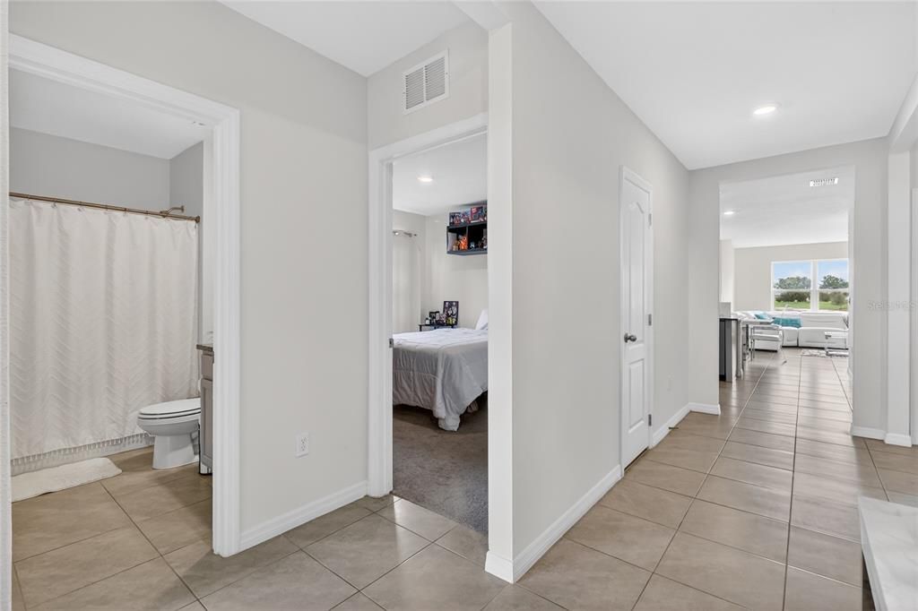En Venta: $299,900 (4 camas, 2 baños, 1867 Pies cuadrados)