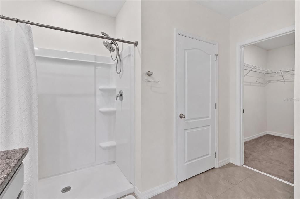En Venta: $299,900 (4 camas, 2 baños, 1867 Pies cuadrados)