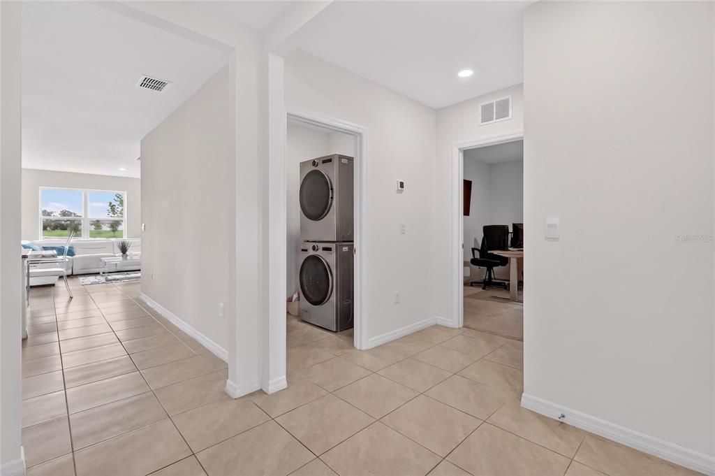 En Venta: $299,900 (4 camas, 2 baños, 1867 Pies cuadrados)