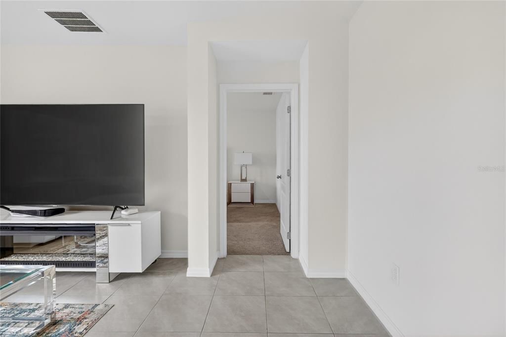 En Venta: $299,900 (4 camas, 2 baños, 1867 Pies cuadrados)