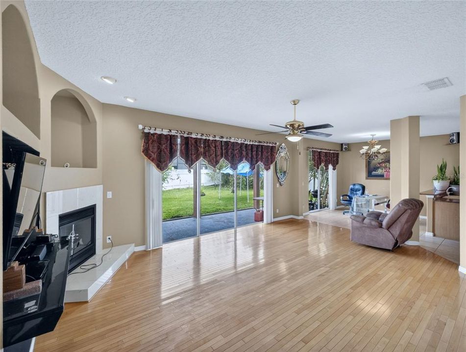 For Sale: $623,000 (5 beds, 3 baths, 3744 Square Feet)