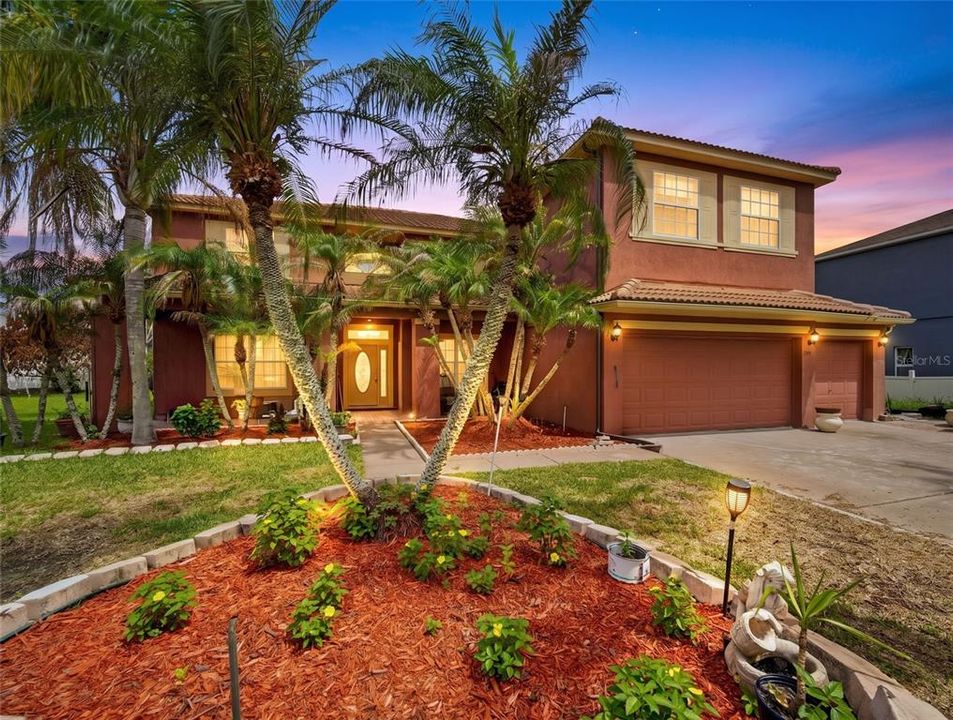 For Sale: $623,000 (5 beds, 3 baths, 3744 Square Feet)