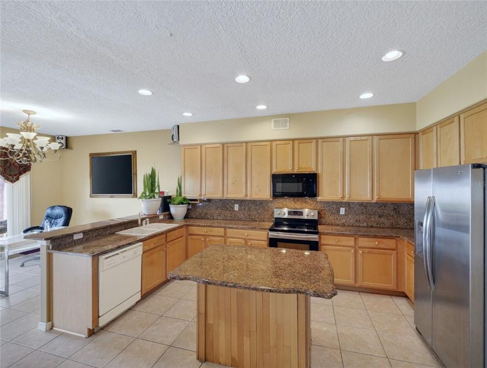 For Sale: $623,000 (5 beds, 3 baths, 3744 Square Feet)