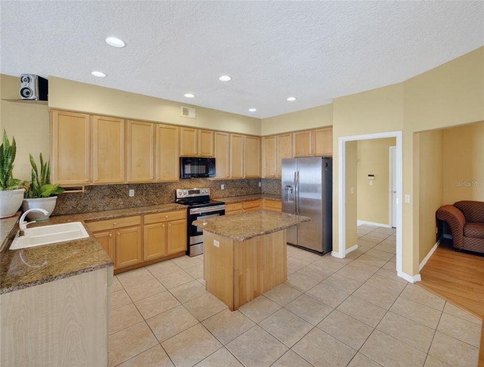 For Sale: $623,000 (5 beds, 3 baths, 3744 Square Feet)