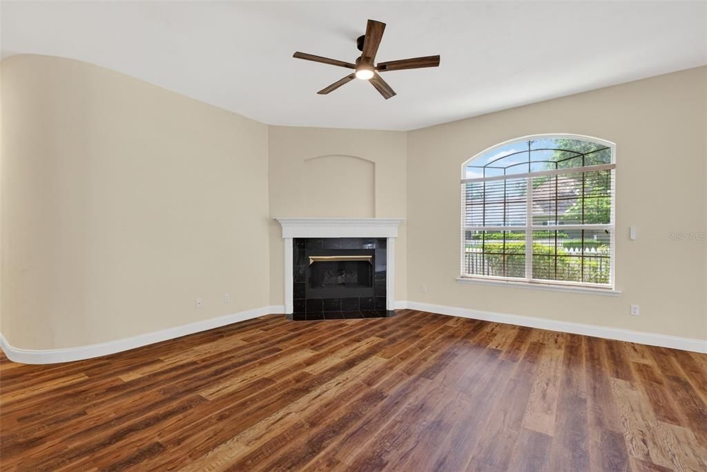 For Sale: $423,900 (3 beds, 2 baths, 1700 Square Feet)
