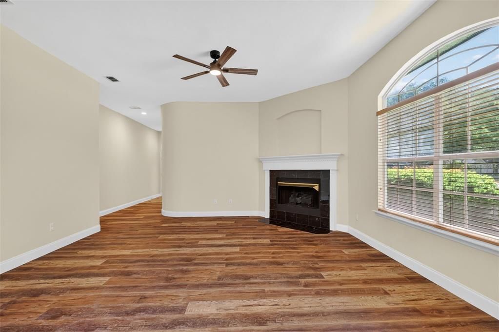 For Sale: $423,900 (3 beds, 2 baths, 1700 Square Feet)