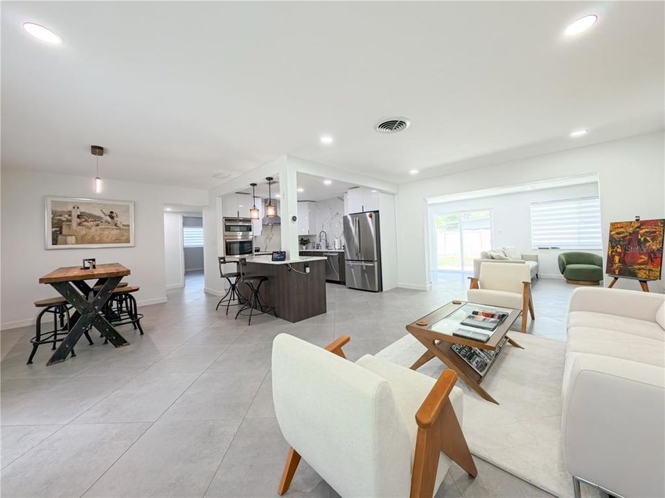 En Venta: $519,000 (4 camas, 2 baños, 2097 Pies cuadrados)