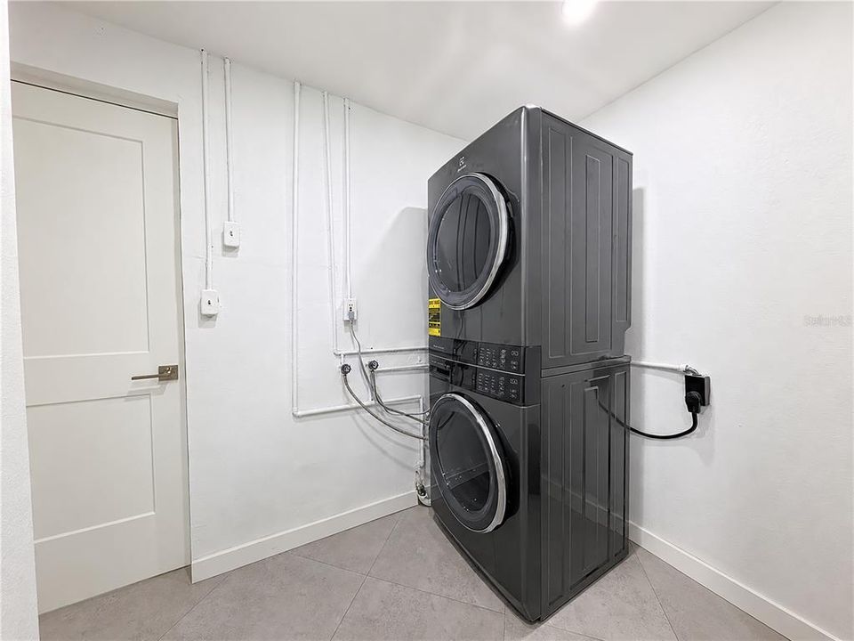 En Venta: $519,000 (4 camas, 2 baños, 2097 Pies cuadrados)