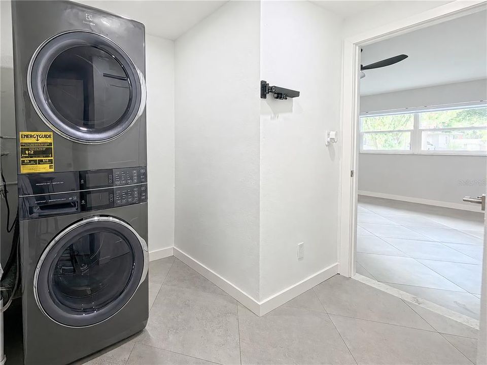 En Venta: $519,000 (4 camas, 2 baños, 2097 Pies cuadrados)
