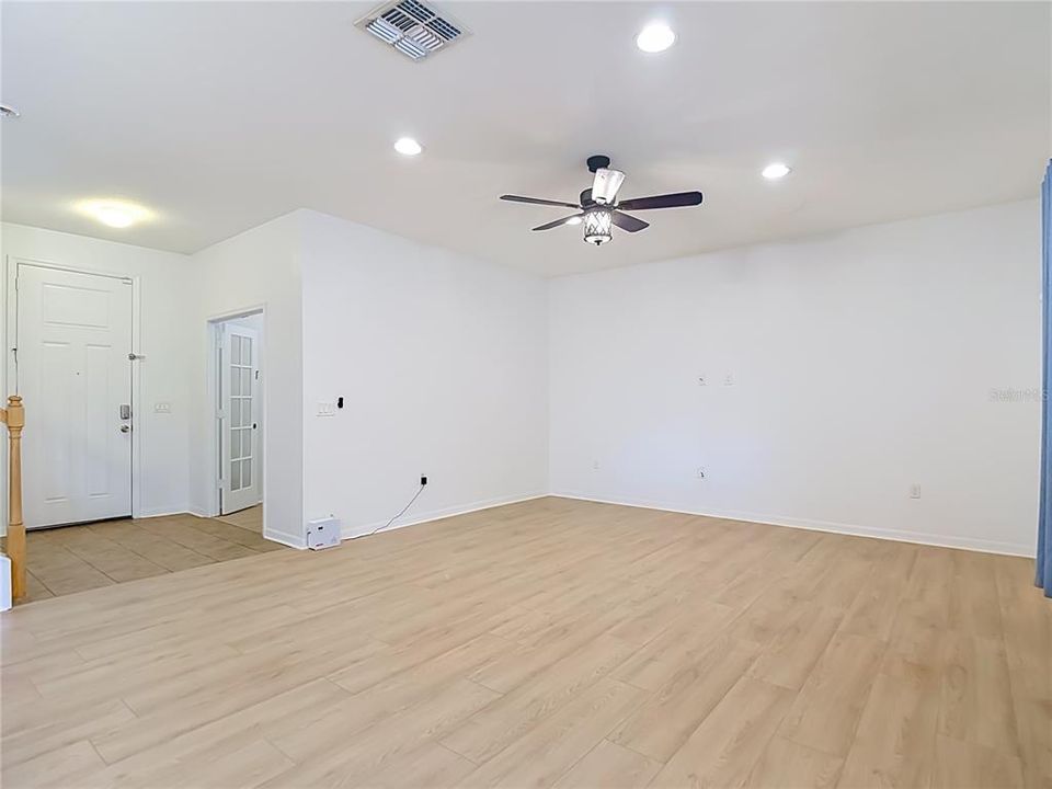 En Venta: $449,000 (4 camas, 2 baños, 2572 Pies cuadrados)