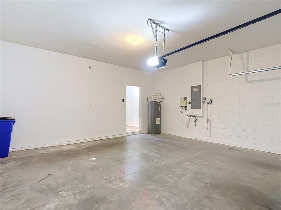 En Venta: $449,000 (4 camas, 2 baños, 2572 Pies cuadrados)
