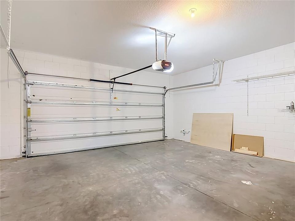 En Venta: $449,000 (4 camas, 2 baños, 2572 Pies cuadrados)