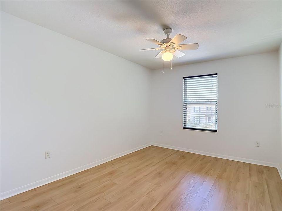 En Venta: $449,000 (4 camas, 2 baños, 2572 Pies cuadrados)