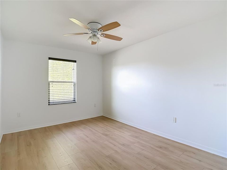 En Venta: $449,000 (4 camas, 2 baños, 2572 Pies cuadrados)
