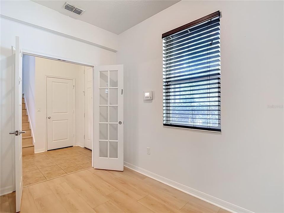 En Venta: $449,000 (4 camas, 2 baños, 2572 Pies cuadrados)