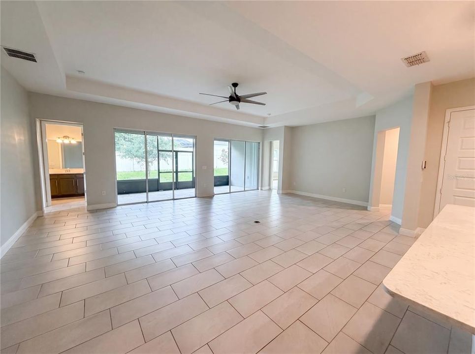En Venta: $515,000 (5 camas, 4 baños, 3263 Pies cuadrados)