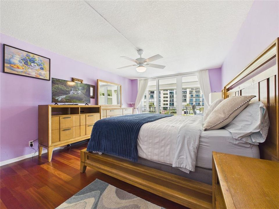 For Rent: $3,600 (2 beds, 2 baths, 1392 Square Feet)