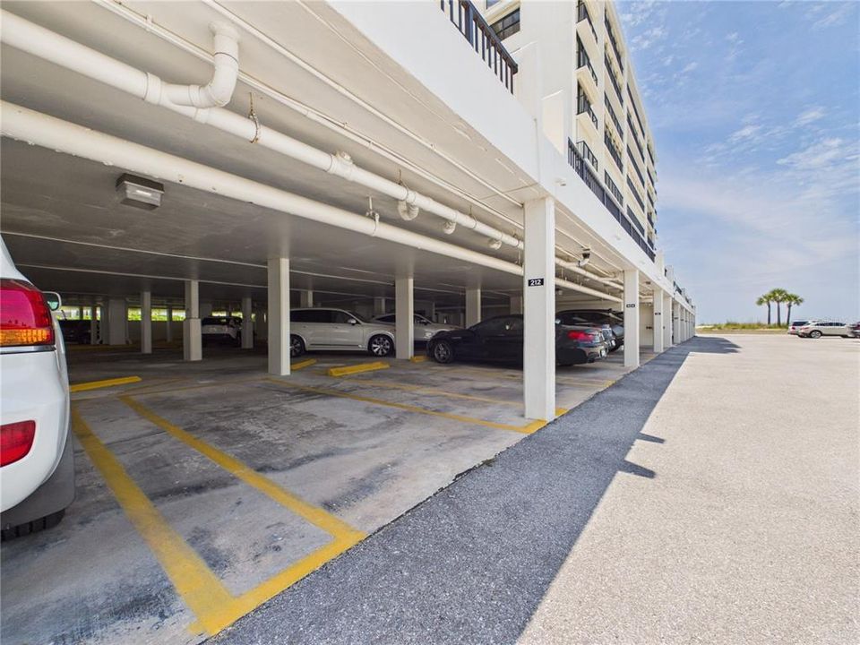 For Rent: $3,600 (2 beds, 2 baths, 1392 Square Feet)