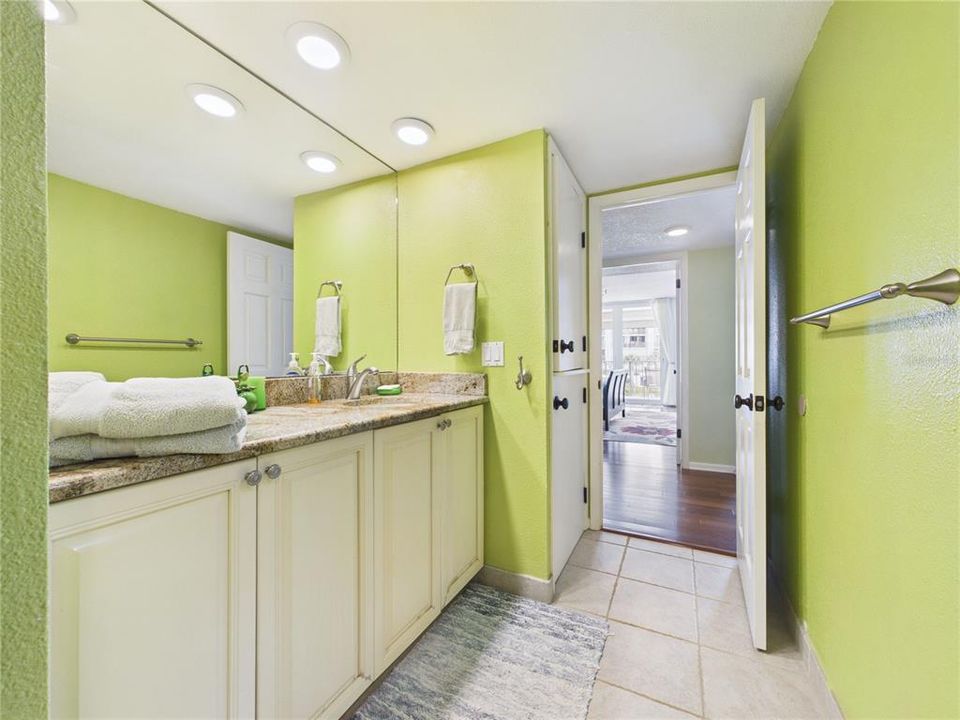 For Rent: $3,600 (2 beds, 2 baths, 1392 Square Feet)