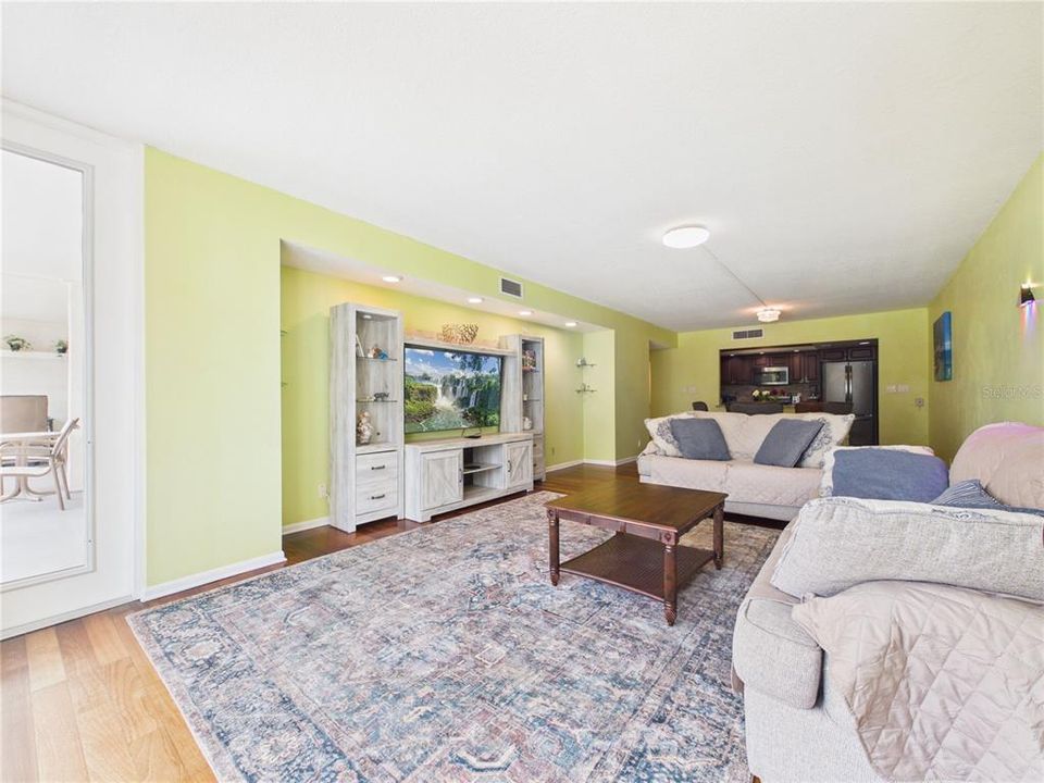 For Rent: $3,600 (2 beds, 2 baths, 1392 Square Feet)