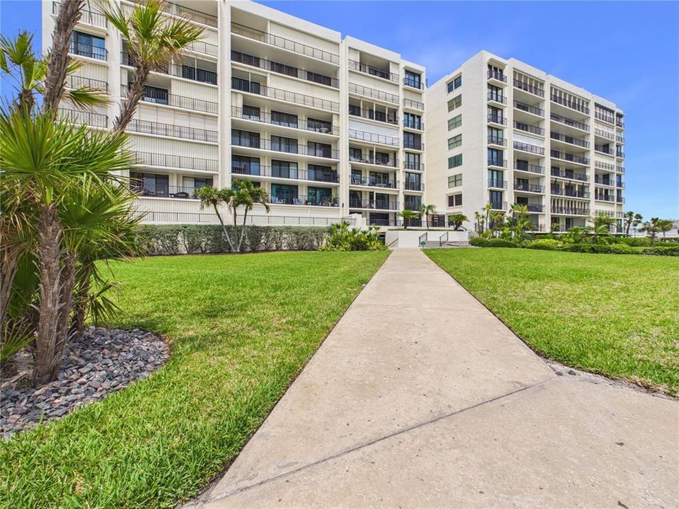 For Rent: $3,600 (2 beds, 2 baths, 1392 Square Feet)