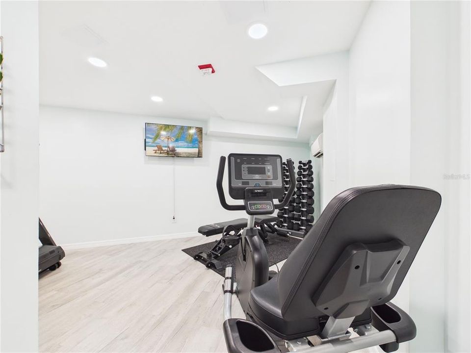 For Rent: $3,600 (2 beds, 2 baths, 1392 Square Feet)